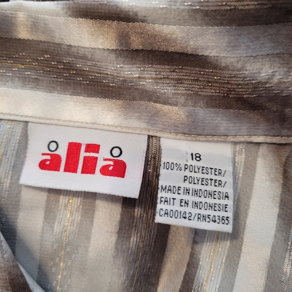 Striped Satiny Soft Button Front Blouse Sz 18 - Picture 9 of 9